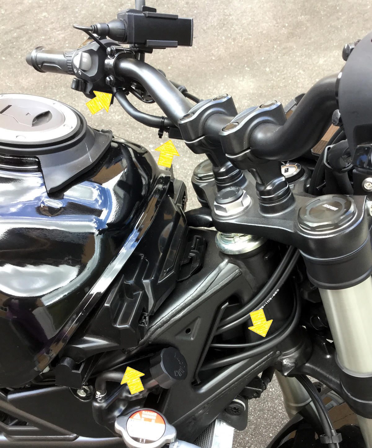 バイク用ドライブレコーダー DDR-S100 配線と取り付け [CB125R バイク用ドライブレコーダー DDR-S100 配線と取り付け [CB125R